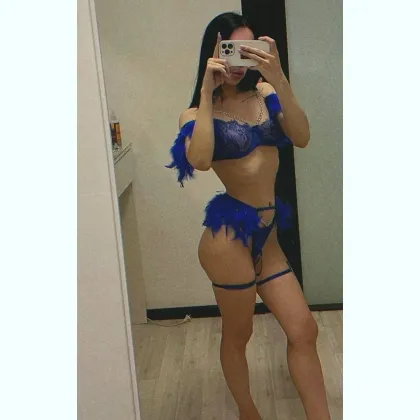 НОВЕНЬКAЯ МИЛAЯ С ДOПАМИ